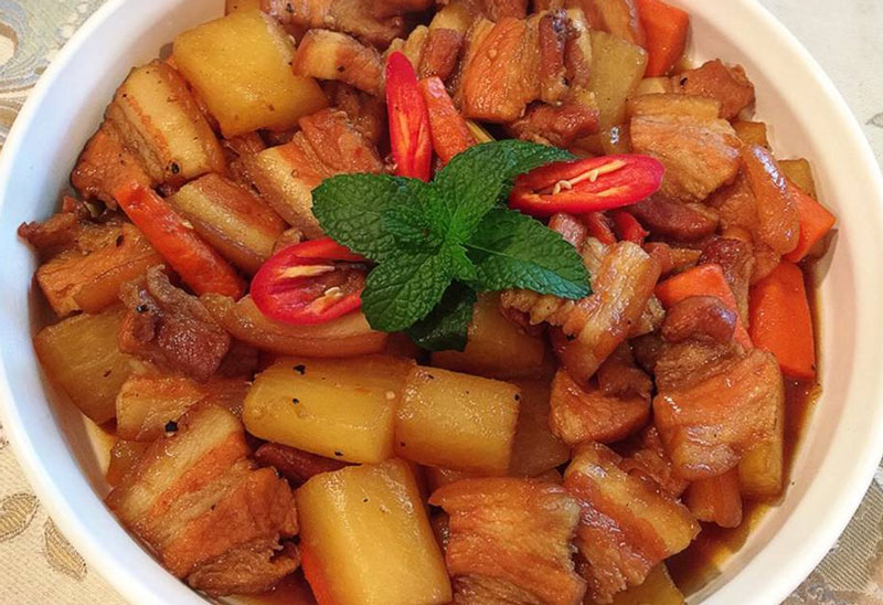 Trời lạnh ăn gì? Thịt kho củ cải trắng là lựa chọn không thể bỏ qua