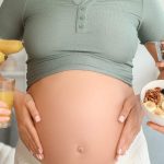 Ăn uống thế nào để kiểm soát tăng huyết áp thai kỳ an toàn cho mẹ và bé