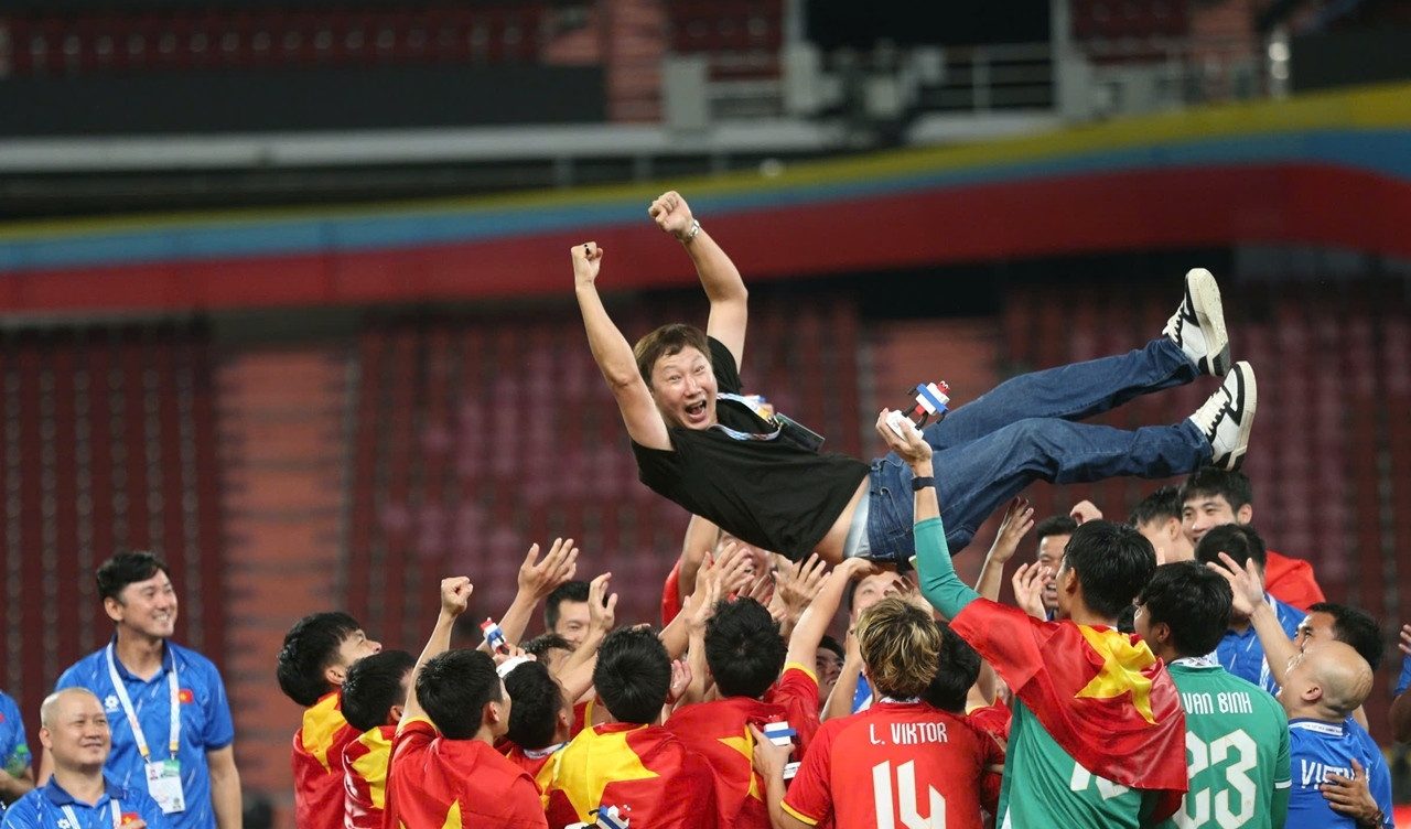 HLV Kim Sang Sik đi vào lịch sử: 