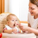 Cha mẹ cần cảnh giác với các thói quen ăn dặm tưởng chừng vô hại