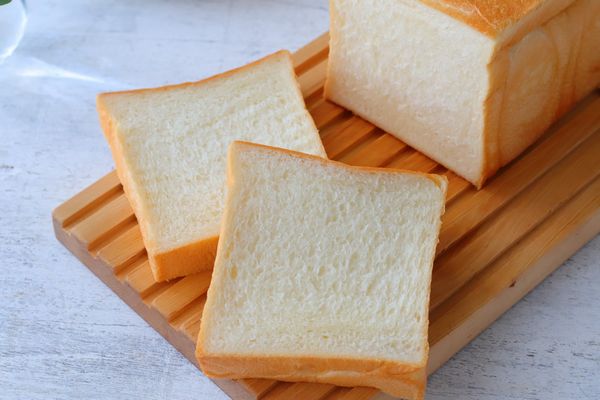 Bánh mì có phải “kẻ thù” của người giảm cân?