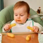 Thức ăn dặm tiện lợi: Giải pháp cho cha mẹ bận rộn hay rủi ro tiềm ẩn?