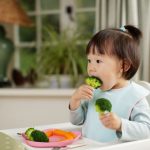 Vitamin tổng hợp có thay thế được rau quả cho trẻ?