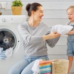 Quần áo giặt ở nhà luôn kém thơm? Đây là lý do ít ai biết