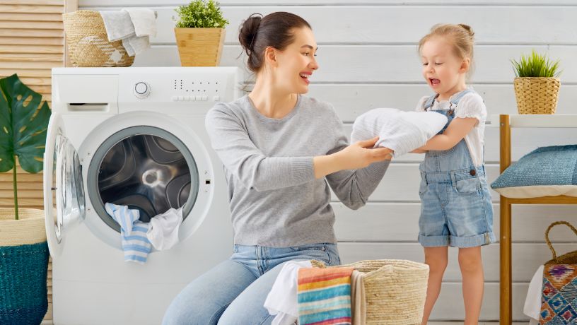 Quần áo giặt ở nhà luôn kém thơm? Đây là lý do ít ai biết