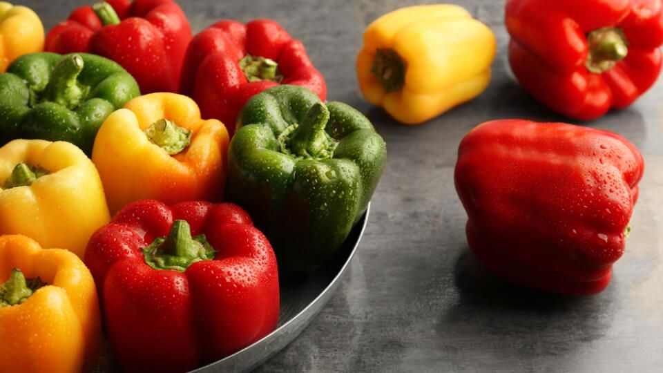 Nên chọn ớt chuông xanh hay ớt chuông đỏ để tốt cho sức khỏe?