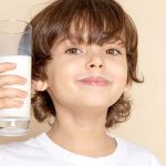 Uống sữa sao cho đúng? Cách chọn theo thể trạng bạn cần biết