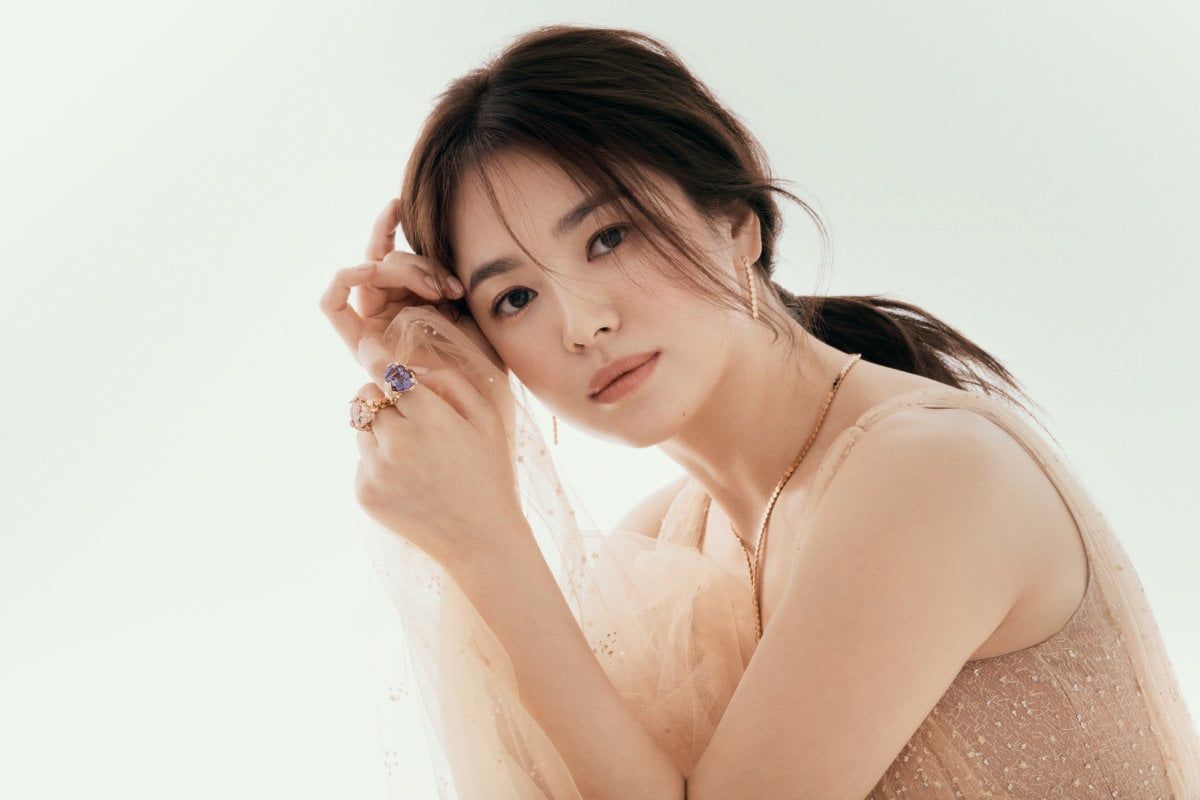 Vì sao Song Hye Kyo mặc đơn giản mà vẫn cuốn hút?