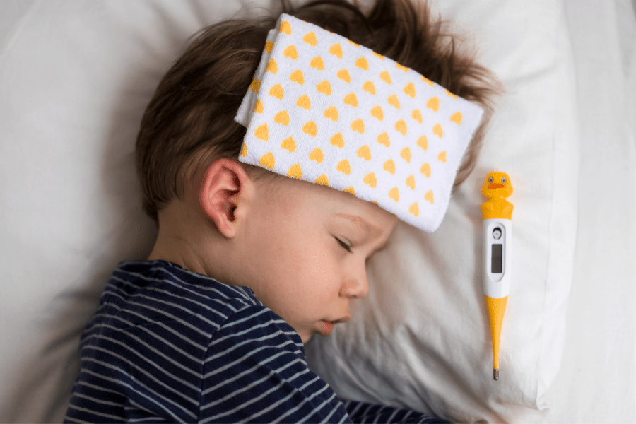 Chuyên gia cảnh báo 3 sai lầm khi chữa cúm cho trẻ, nhiều cha mẹ vẫn mắc phải