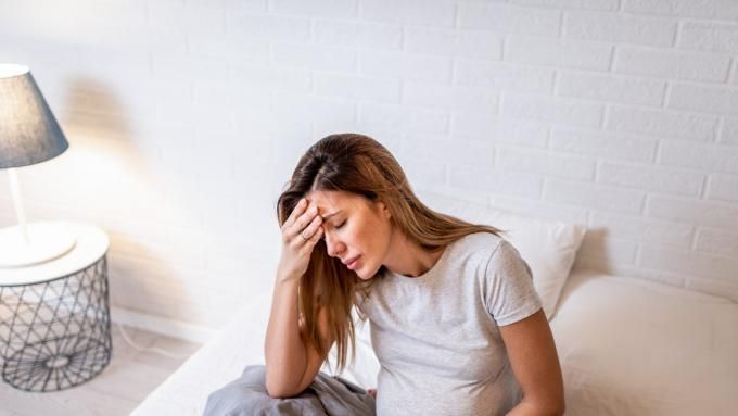 Nghi ngờ mẹ bầu ngộ độc thực phẩm: Xử lý thế nào cho an toàn?