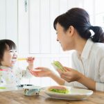 Bắt đầu ăn dặm cho bé thế nào để dễ thích nghi?