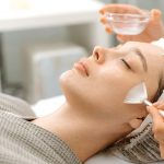 Peel da mùa hè: Làm đẹp hay dễ khiến da tổn thương?
